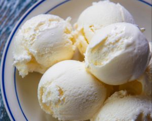 Old fashioned homemade vanilla ice cream