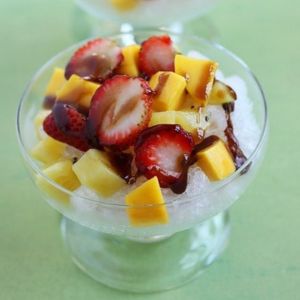 shaved ice for Fruit and Cheese Platter